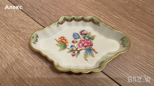 Herend Hungary Queen Victoria модел, Диамантена чиния.Нова в оригиналната си кутия!, снимка 3 - Антикварни и старинни предмети - 52682426