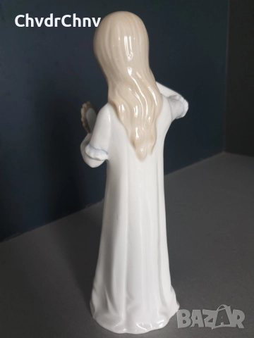 GDR Lippelsdorf статуетка 22см/ГДР стара немска порцеланова фигура на момиче с огледало и гребен, снимка 4 - Статуетки - 52496086