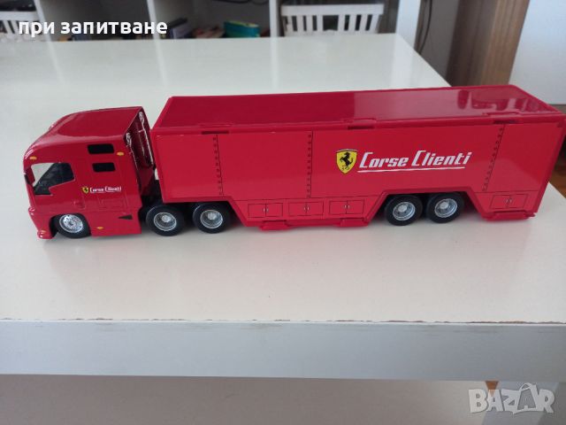 Камион FERRARI TRUCK F1 CAR TRANSPORTER TEAM, Burago,голям 1/43, 36 см., снимка 2 - Колекции - 45493044