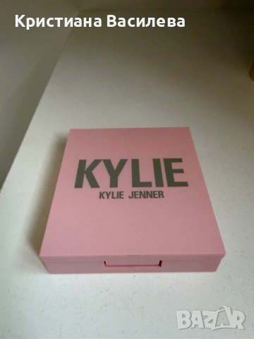 Хайлайтър Fenty и руж Kylie , снимка 5 - Декоративна козметика - 54113899