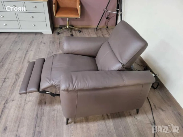 Кафяв кожен фотьойл с ел релакс механизъм и подгряваща функция, снимка 2 - Дивани и мека мебел - 51955926