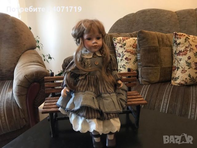 Антични порцеланови кукли седнали на пейка, снимка 7 - Антикварни и старинни предмети - 45680539
