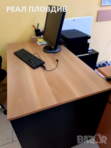 Офис оборудване - бюра, столове, компютър и др., снимка 13 - Работни маси и бюра - 53442920