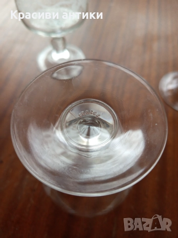 Кристални чаши, френски 2 б-р. старинни рьчно гравирани чаши с помощью чат, снимка 5 - Антикварни и старинни предмети - 46735727