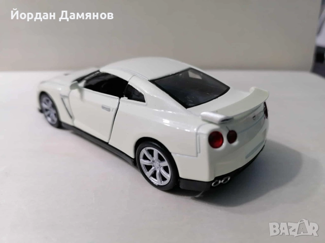 Нисан ГТ-Р в мащаб 1:34 , снимка 5 - Колекции - 52576663