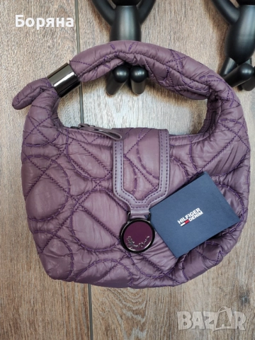Tommy Hilfiger нова малка лилава капитонирана чанта, снимка 2 - Чанти - 52815878