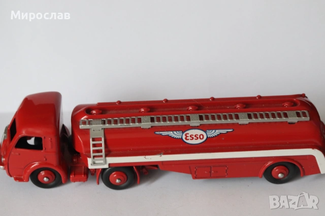 DINKY TOYS PANHARD ESSO ЦИСТЕРНА КАМИОН МОДЕЛ КОЛИЧКА, снимка 2 - Колекции - 53237025