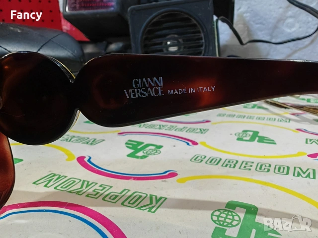 Оригинални слънчеви очила Gianni Versace, снимка 5 - Слънчеви и диоптрични очила - 53358508
