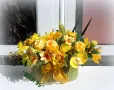 Икебана за маса в жълт цвят, снимка 1