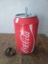 Мини хладилник във форма на кенче COCA COLA за охлаждане на храна и напитки,вода,безалкохолно Страхо, снимка 1 - Хладилни чанти - 45074932