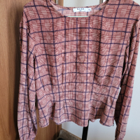Ефектна дамска блуза, снимка 1 - Блузи с дълъг ръкав и пуловери - 44954242