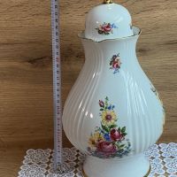 Уникално красива голяма ваза с капак -Bareuther Waldesassen -Bavaria, снимка 5 - Антикварни и старинни предмети - 45484860