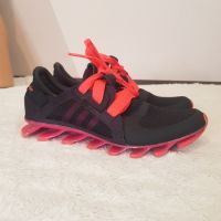 Дамски маратонки Adidas Springblade номер 38, снимка 1 - Маратонки - 46136547