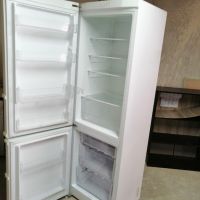 Хладилник с фризер Samsung, снимка 5 - Хладилници - 45408499