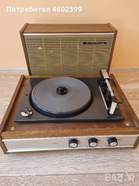 стар работещ грамуфон, снимка 1