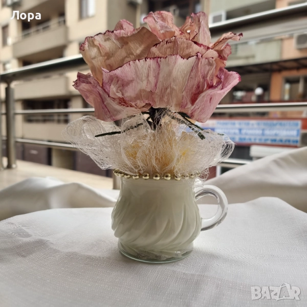 Ръчно изработена уникална роза декорирана в кристална чаша с перлички, снимка 1