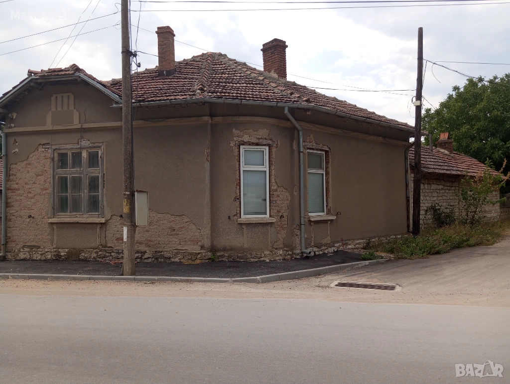 Продавам голяма къща с голям двор, снимка 1