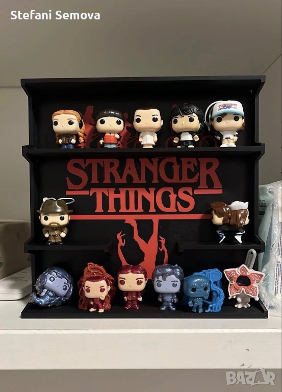 Stranger Things - Поставка за фигурки Kinder Joy, снимка 1
