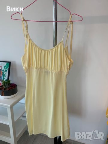 Жълта сатенена рокля, снимка 5 - Рокли - 46438584