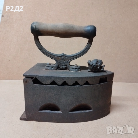 Стара ютия на жар с лъвска глава , снимка 2 - Антикварни и старинни предмети - 53065612