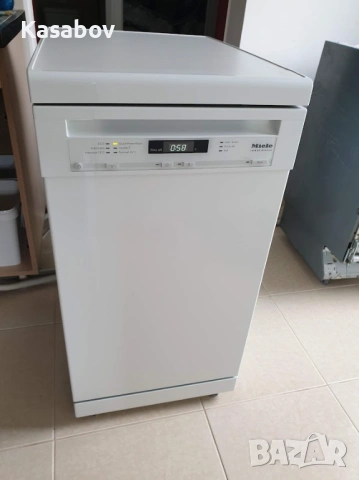 Miele Съдомиялна - 9 Комплекта - Свободностояща - 45см - Тясна, снимка 2 - Съдомиялни - 53490341