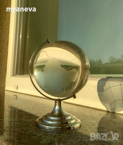 Стъклен глобус, земното кълбо. , снимка 1 - Антикварни и старинни предмети - 46280798