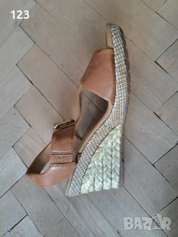 Продавам дамски сандали от естествена кожа на платформа!!, снимка 2 - Сандали - 45933721