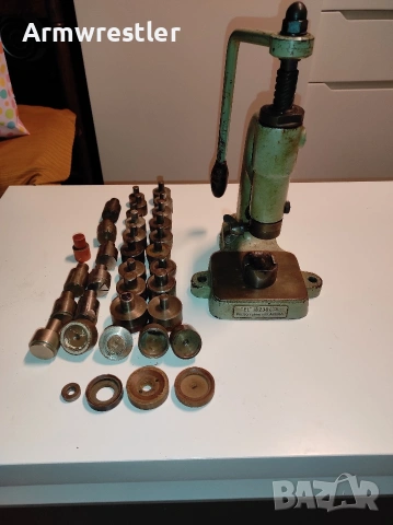 Немска ретро текстилна преса – над 10 кг, с много приставки