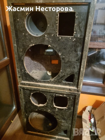 Три лентови кутии за тонколони 