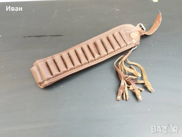 Стар кожен Патрондаш с висулки за дивеч, снимка 2 - Оборудване и аксесоари за оръжия - 51963407