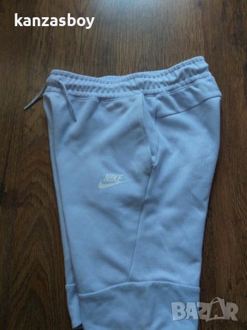 Nike Tech Fleece Shorts - страхотни юношески панталони КАТО НОВИ, снимка 6 - Детски къси панталони - 45797405