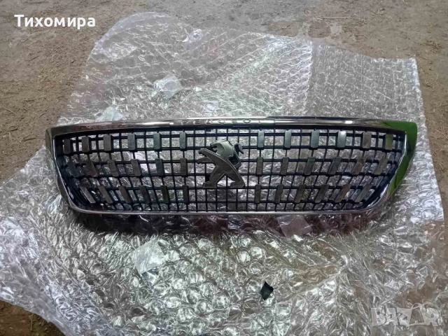Радиаторна решетка Пежо 3008