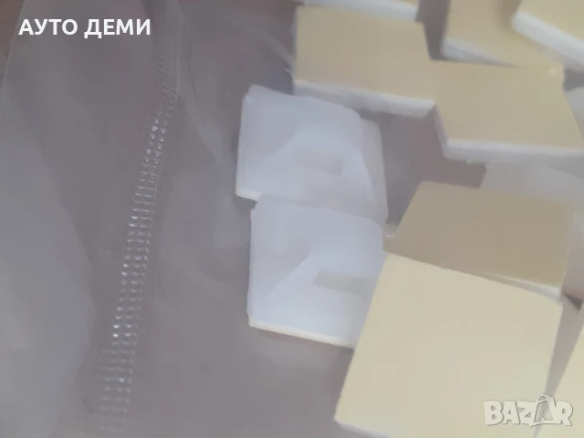 Комплект от 25 броя бели квадратни самозалепващи пластмасови държачи за кабели до 2 мм дебелина, снимка 5 - Аксесоари и консумативи - 50655164