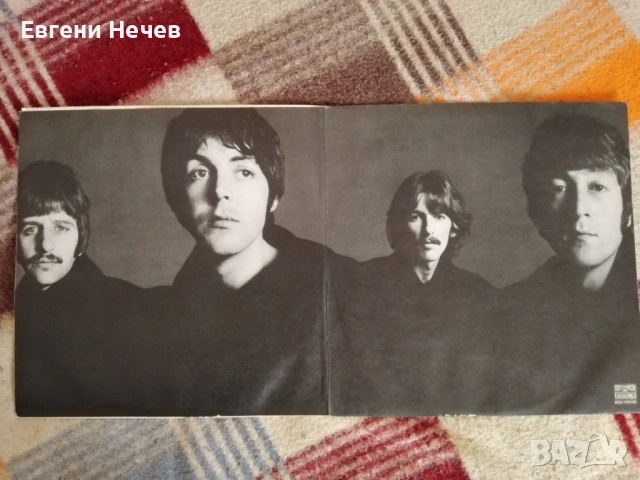 ПРОДАВАМ   ДВОЕН  АЛБУМ  НА  " БИТЙТЪЛС" - 2 бр. ГР. ПЛОЧИ -НОВИ  ЗА  32 ЕВРО