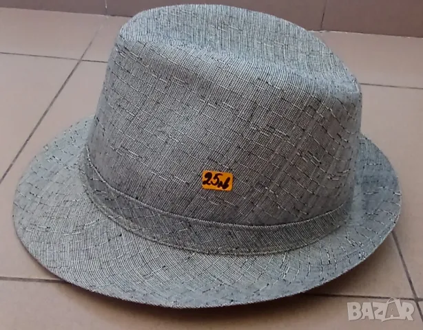 Мъжка стилна лятна шапка.