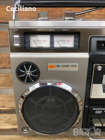 Радиокасетофон HITACHI TRK-8155E, снимка 2 - Радиокасетофони, транзистори - 53447114