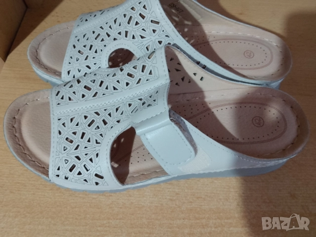 чехли нови номер 42 бежов цвят, снимка 3 - Маратонки - 52223259