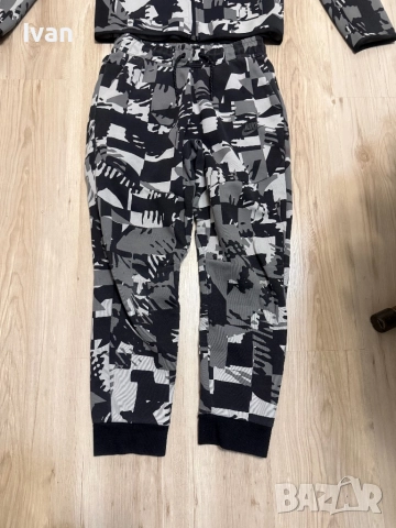 Nike tech fleece camo, снимка 2 - Спортни дрехи, екипи - 52788101