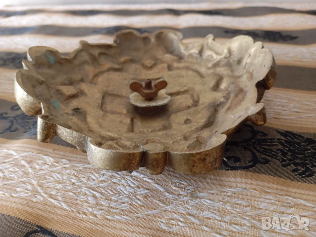 Три бронзови апликации,обкови, снимка 5 - Антикварни и старинни предмети - 50937006