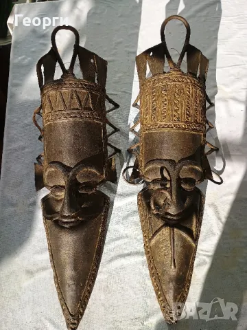 Стари бронзови маски