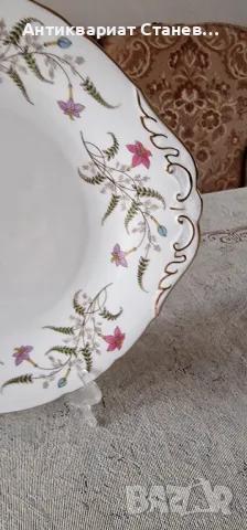 🌹Прелестна чиния Paragon с много цветя 

Чинията е от костен порцелан 

, снимка 3 - Чинии - 50143352