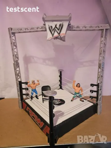 Ринг за играчки WWE Raw Mattel Wrestling Ring Spring Loaded Launcher 2012 кеч wrestling арена arena, снимка 4 - Колекции - 48723736