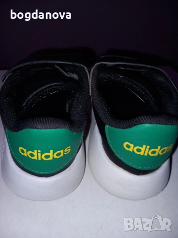 Детски оригинални маратонки Adidas, снимка 6 - Детски маратонки - 54047837