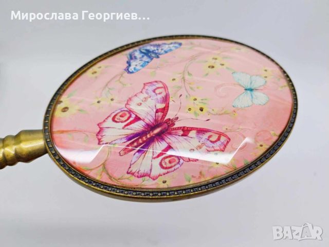 Английско ръчно огледалце от месинг с красив гръб с пеперуди в оригиналната си кутия , снимка 5 - Антикварни и старинни предмети - 44948533