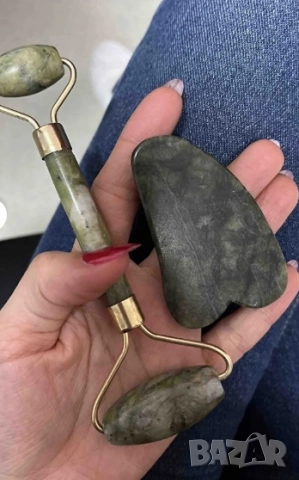 💚 Нефритен масажор за лице  