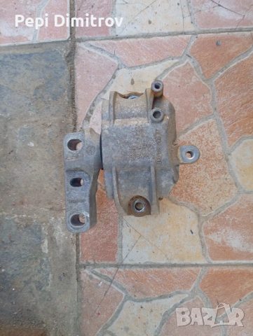 Тампон двигател VW Golf 5 (1K1) 2.0 TDI Двигател:	11K0199262AT, снимка 3 - Части - 53776031