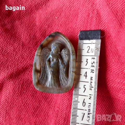 Камея от лабрадорит , снимка 5 - Колиета, медальони, синджири - 54223801