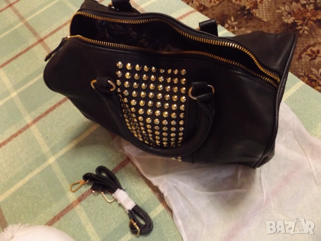 Дамска чанта Mango с капси кожена, снимка 3 - Чанти - 53625535