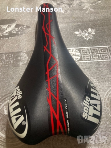 Selle italiq red carbon, снимка 2 - Аксесоари за велосипеди - 52616963