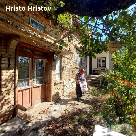 Къща в с. Макариополско до изхода на магистралата Варна - Търговище, снимка 4 - Къщи - 53895690